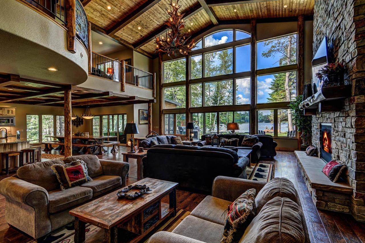 Whispering Pines Lodge: 9 Bedroom Eagle River Esterno foto