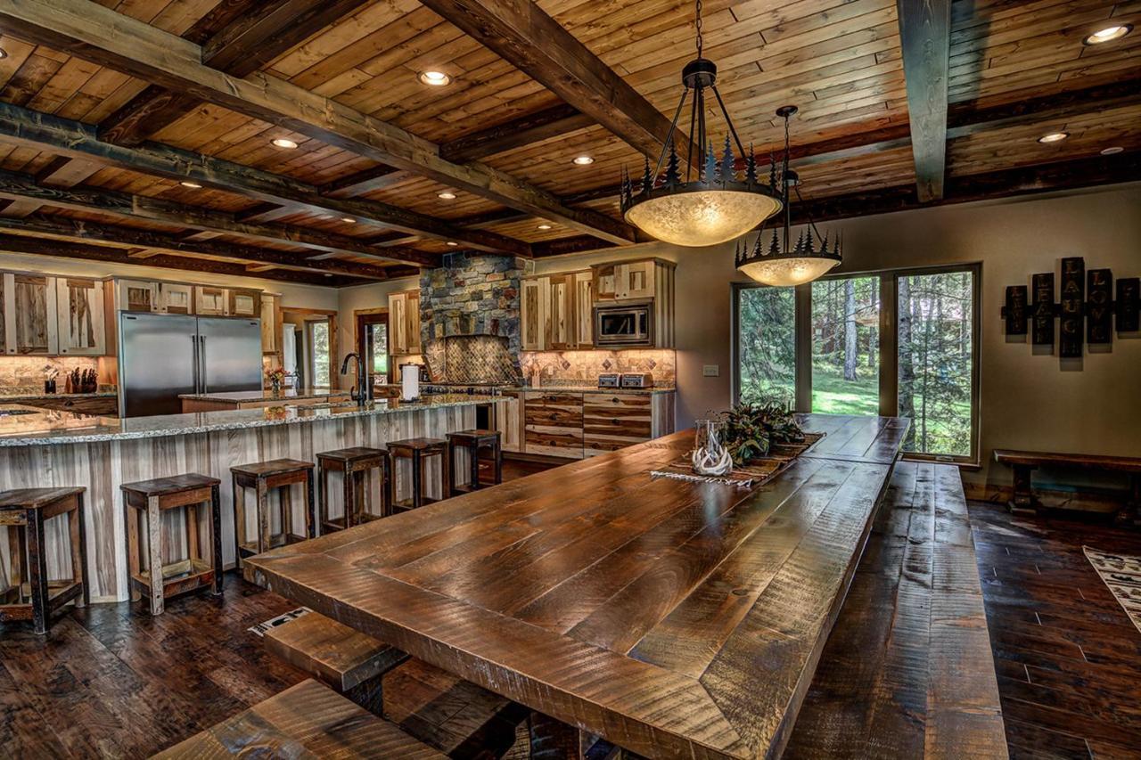 Whispering Pines Lodge: 9 Bedroom Eagle River Esterno foto