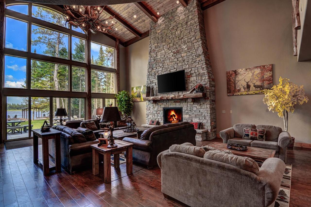 Whispering Pines Lodge: 9 Bedroom Eagle River Esterno foto