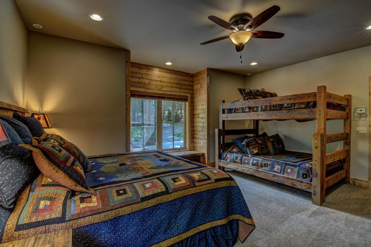 Whispering Pines Lodge: 9 Bedroom Eagle River Esterno foto