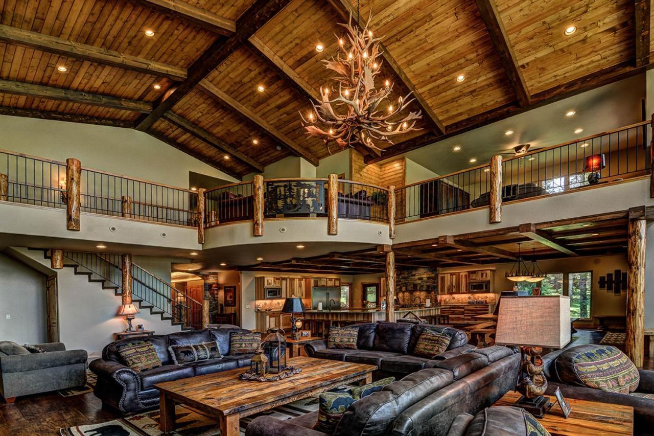 Whispering Pines Lodge: 9 Bedroom Eagle River Esterno foto