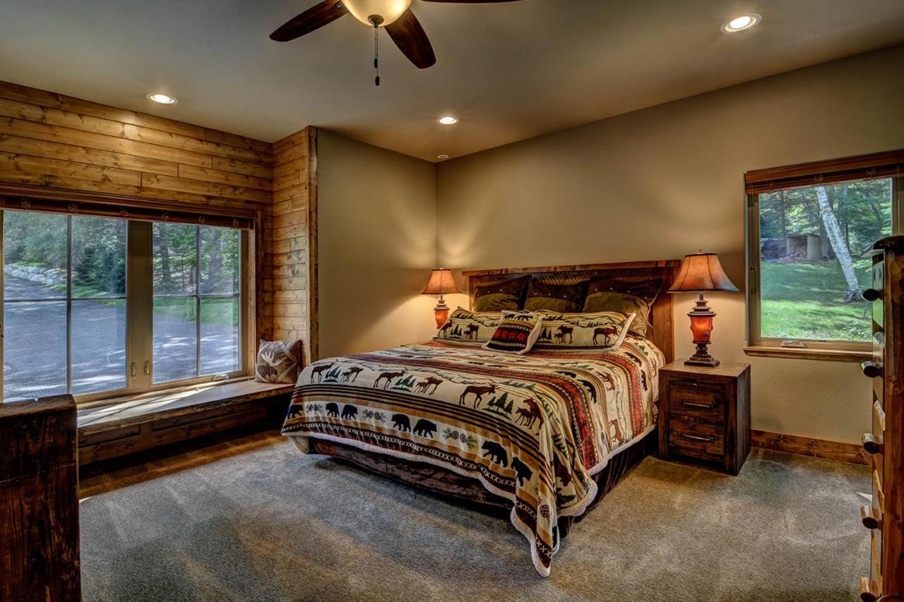 Whispering Pines Lodge: 9 Bedroom Eagle River Esterno foto