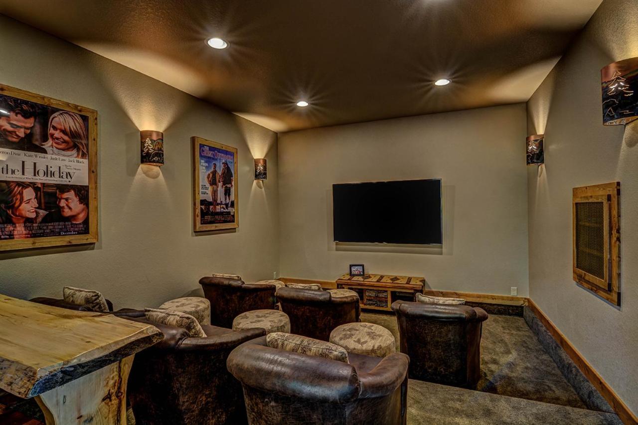 Whispering Pines Lodge: 9 Bedroom Eagle River Esterno foto