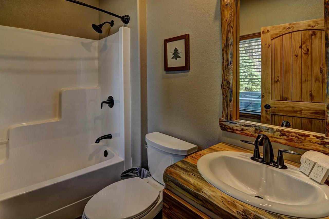 Whispering Pines Lodge: 9 Bedroom Eagle River Esterno foto