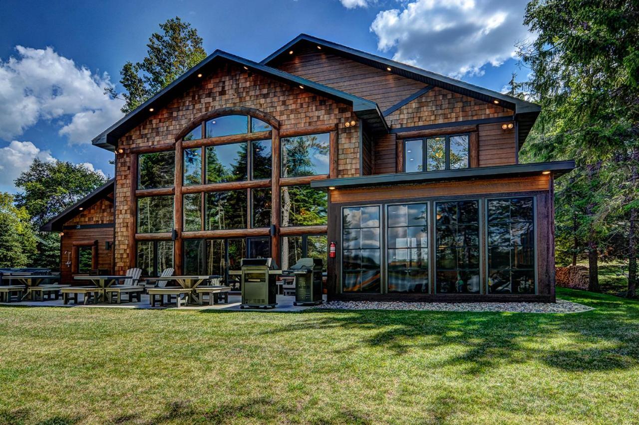 Whispering Pines Lodge: 9 Bedroom Eagle River Esterno foto